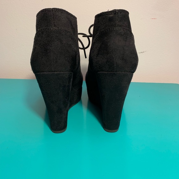 Soda Black Laceup Platform Wedge Size 7 - Picture 5 of 7
